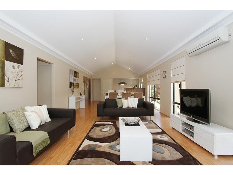 53 Aurora Drive, Atwell WA 6164