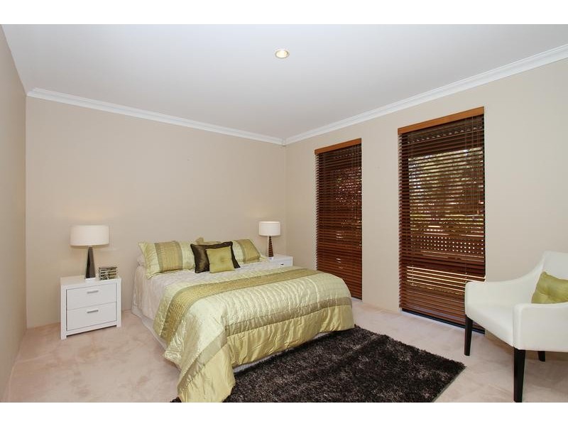 53 Aurora Drive, Atwell WA 6164