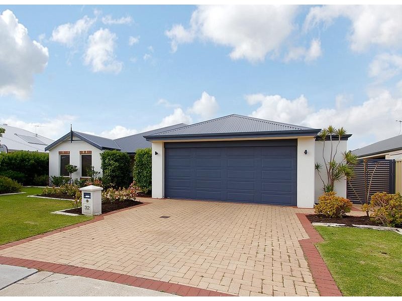 32 Halcyon Way, Atwell WA 6164