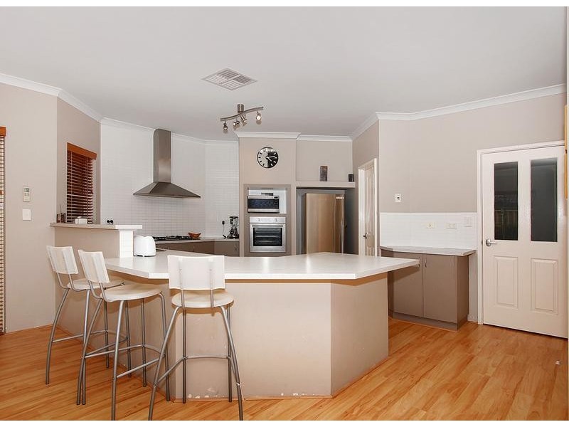 32 Halcyon Way, Atwell WA 6164