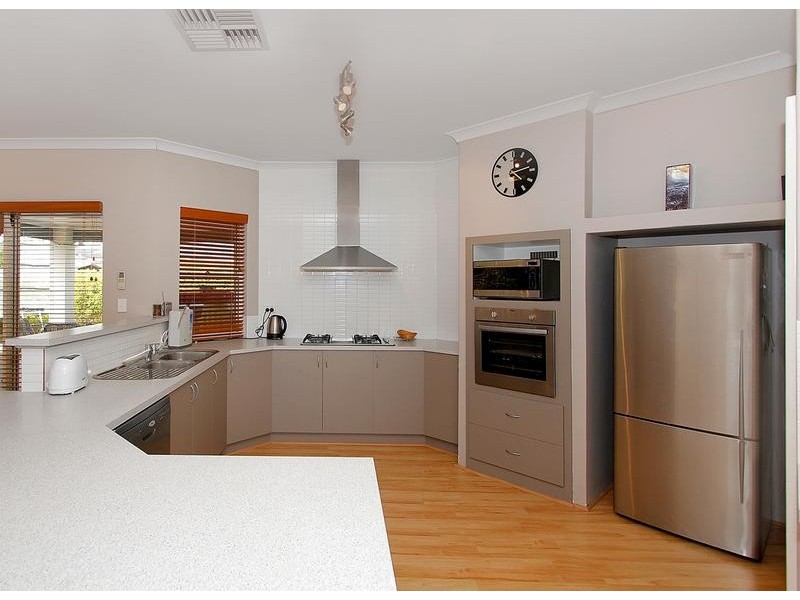 32 Halcyon Way, Atwell WA 6164