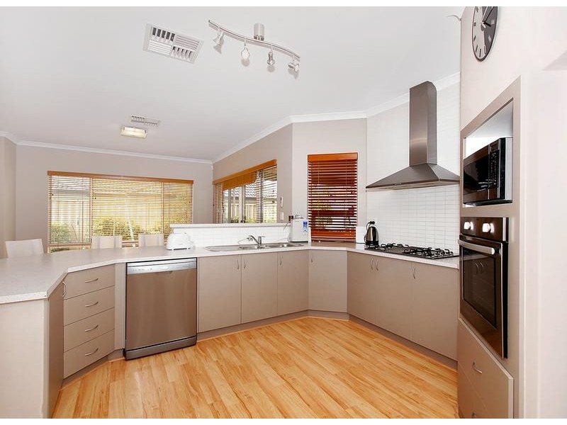 32 Halcyon Way, Atwell WA 6164