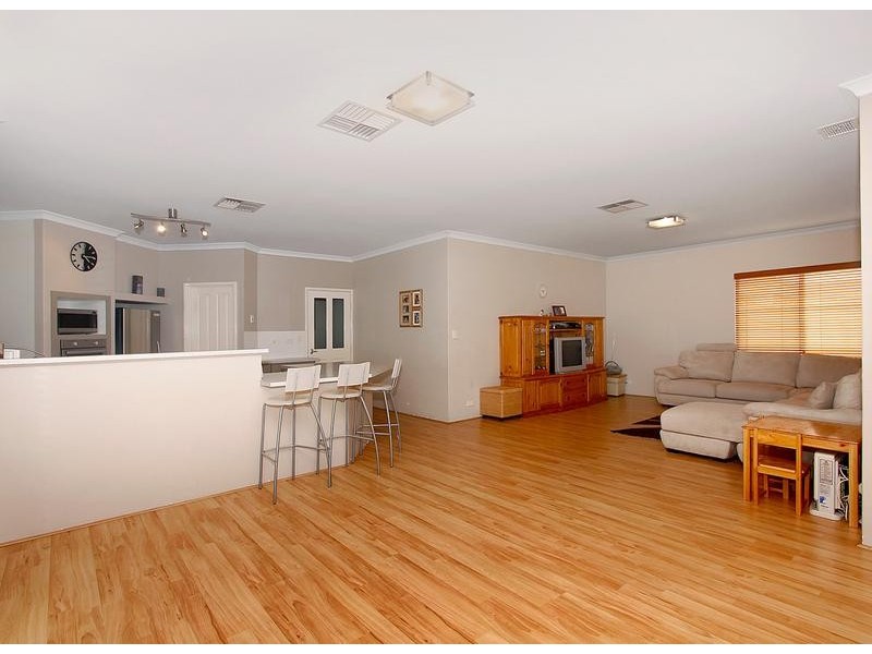 32 Halcyon Way, Atwell WA 6164