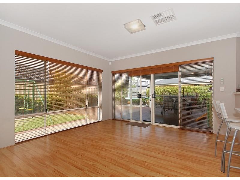 32 Halcyon Way, Atwell WA 6164