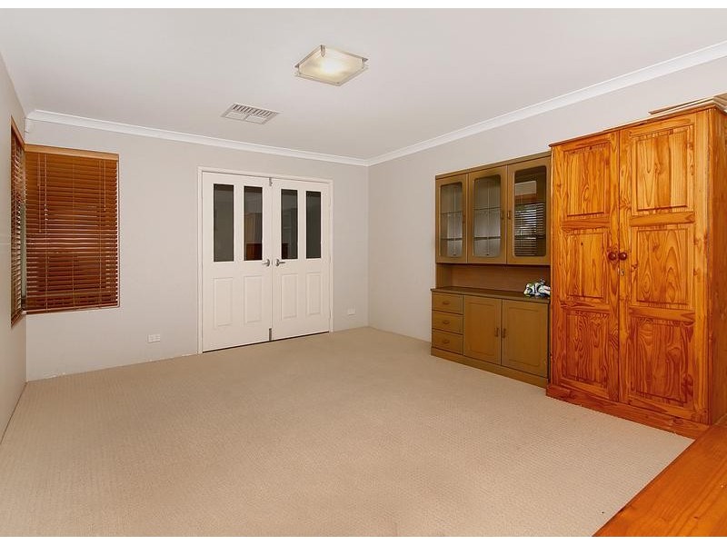 32 Halcyon Way, Atwell WA 6164