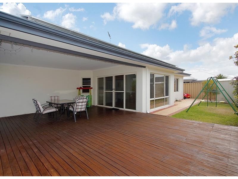 32 Halcyon Way, Atwell WA 6164