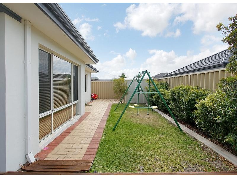 32 Halcyon Way, Atwell WA 6164