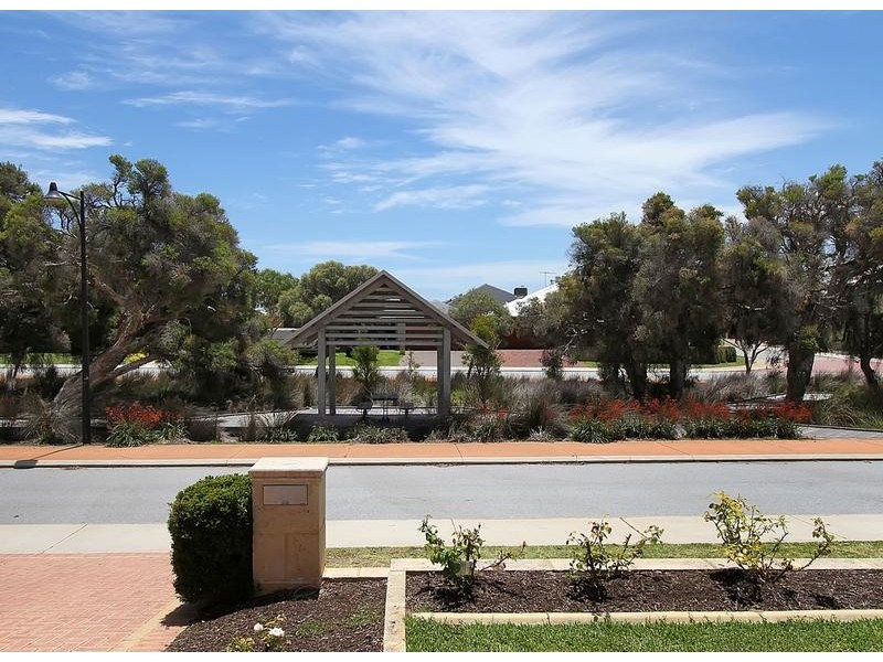 18 Solace Gardens, Atwell WA 6164