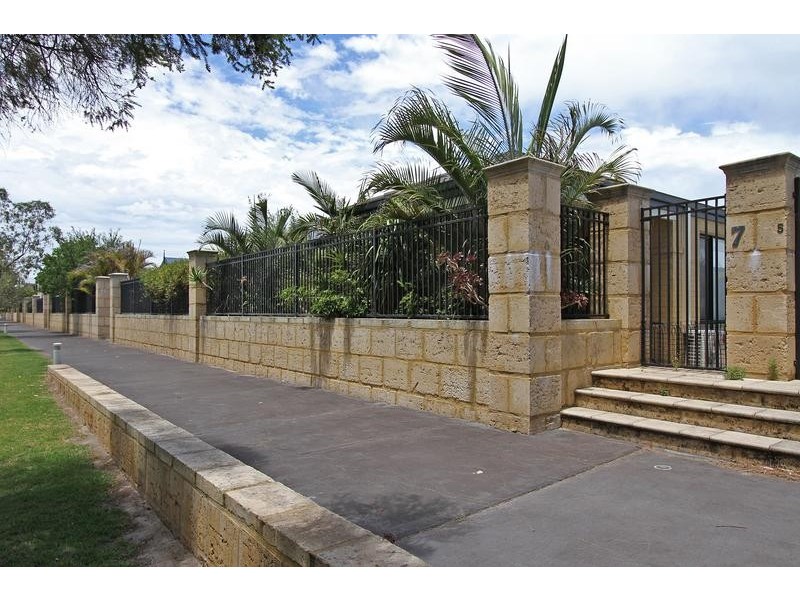 7 Paperbark Lane, Atwell WA 6164