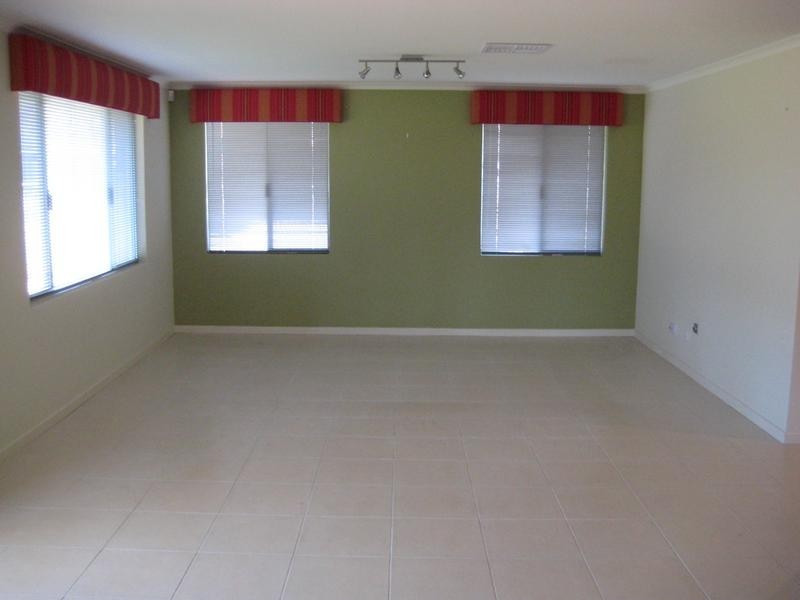 7 Turin Lane, Piara Waters WA 6112