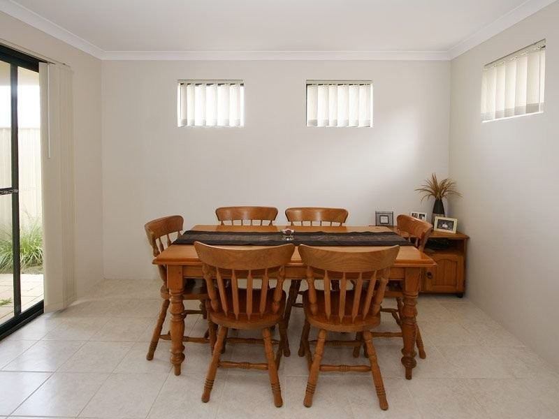 18/31 Barfield Road, Hammond Park WA 6164