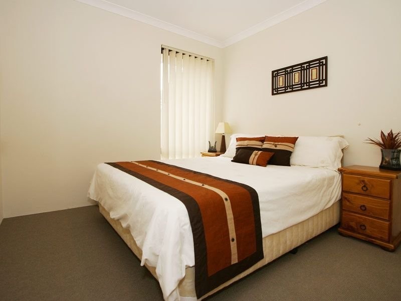 18/31 Barfield Road, Hammond Park WA 6164