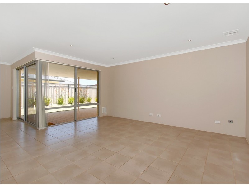 10 Giverny Gardens, Aubin Grove WA 6164