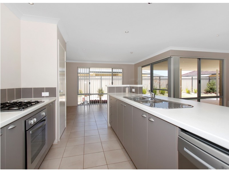 10 Giverny Gardens, Aubin Grove WA 6164