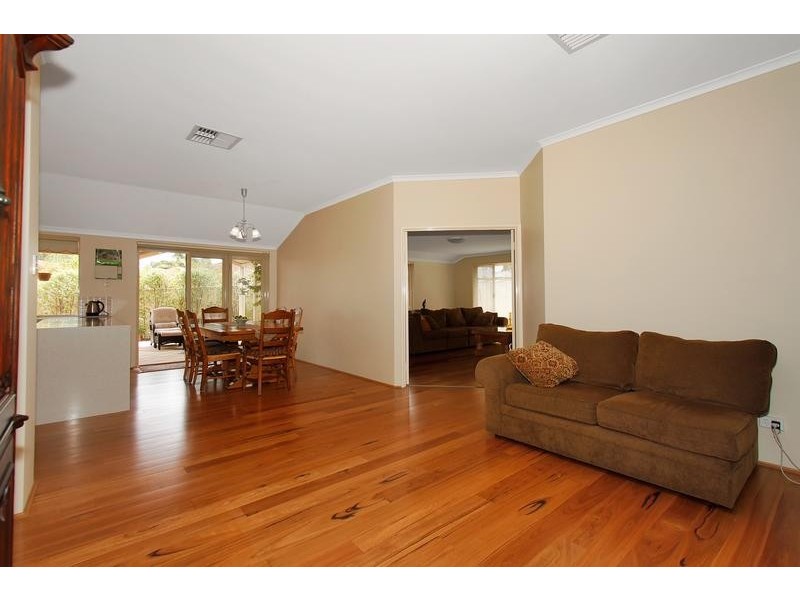 6 Aylesbury Close, Jandakot WA 6164