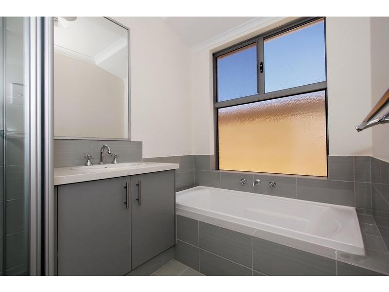 2 Colorado Parade, Aubin Grove WA 6164