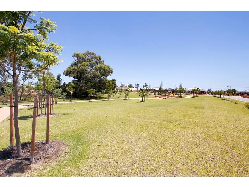2 Colorado Parade, Aubin Grove WA 6164