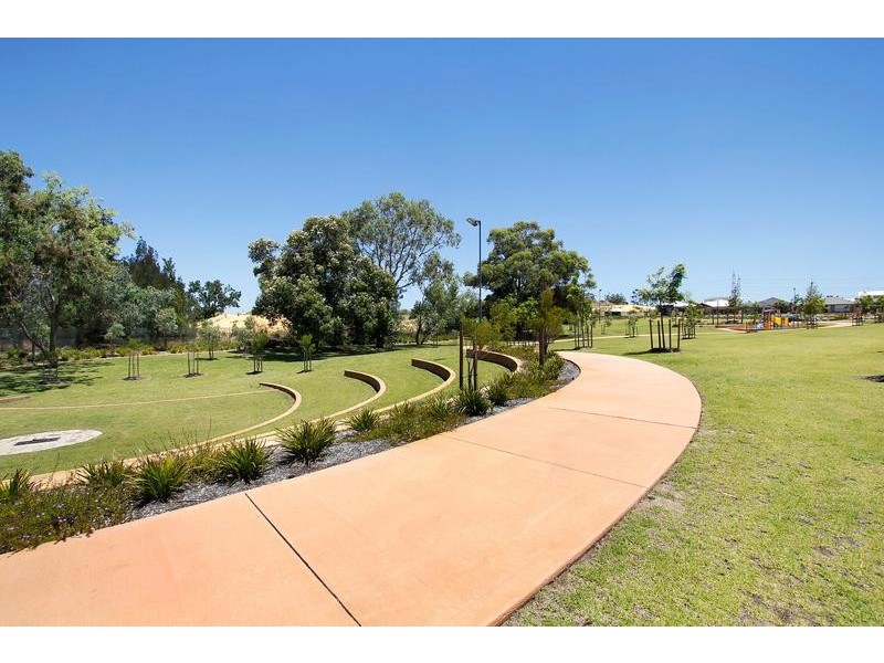 2 Colorado Parade, Aubin Grove WA 6164