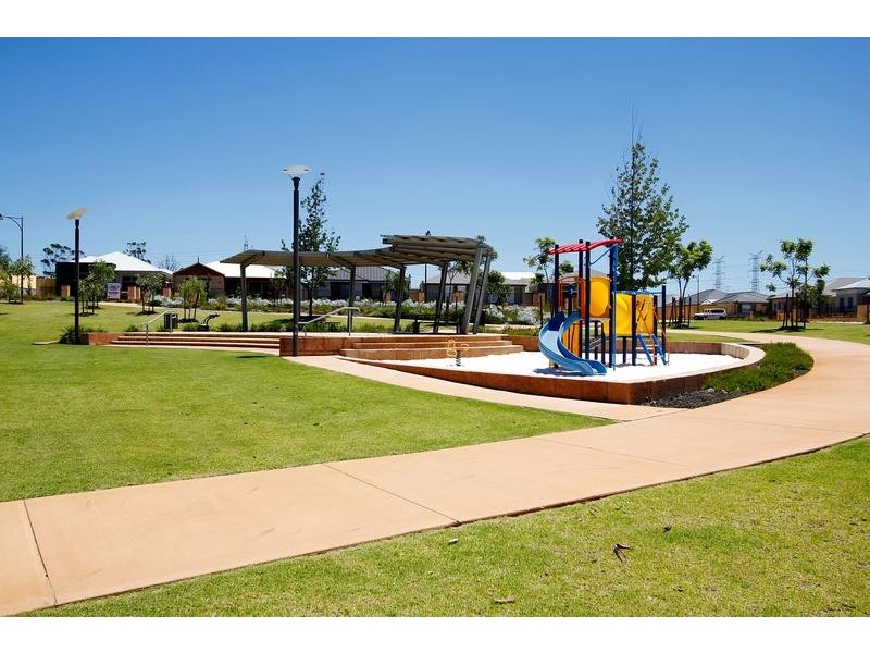 2 Colorado Parade, Aubin Grove WA 6164