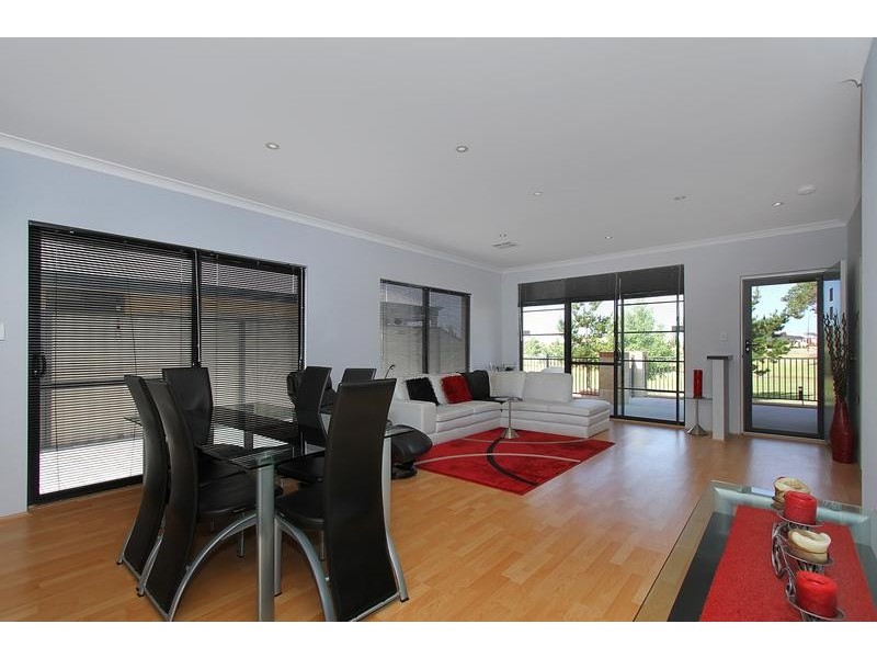 13 Mugo Lane, Aubin Grove WA 6164