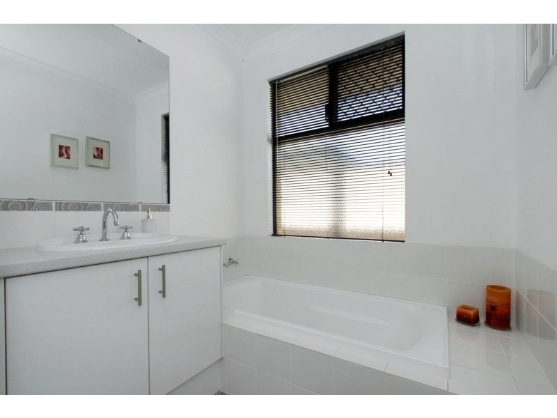 51 Camden Boulevard, Aubin Grove WA 6164