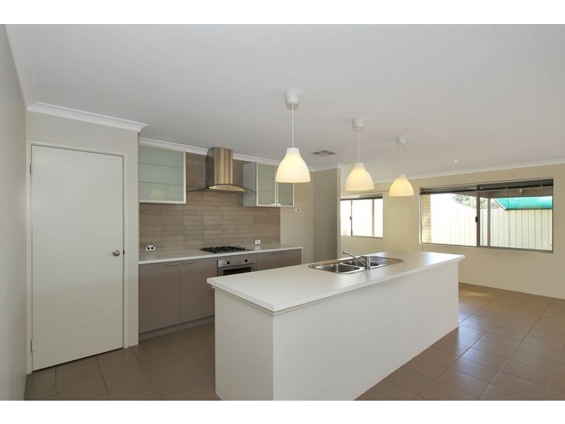 8 Burdekin Vista, Hammond Park WA 6164