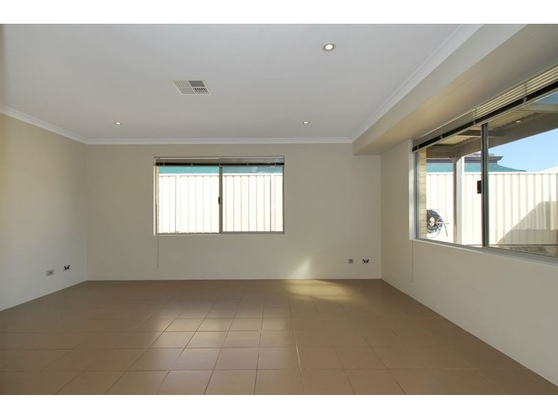 8 Burdekin Vista, Hammond Park WA 6164