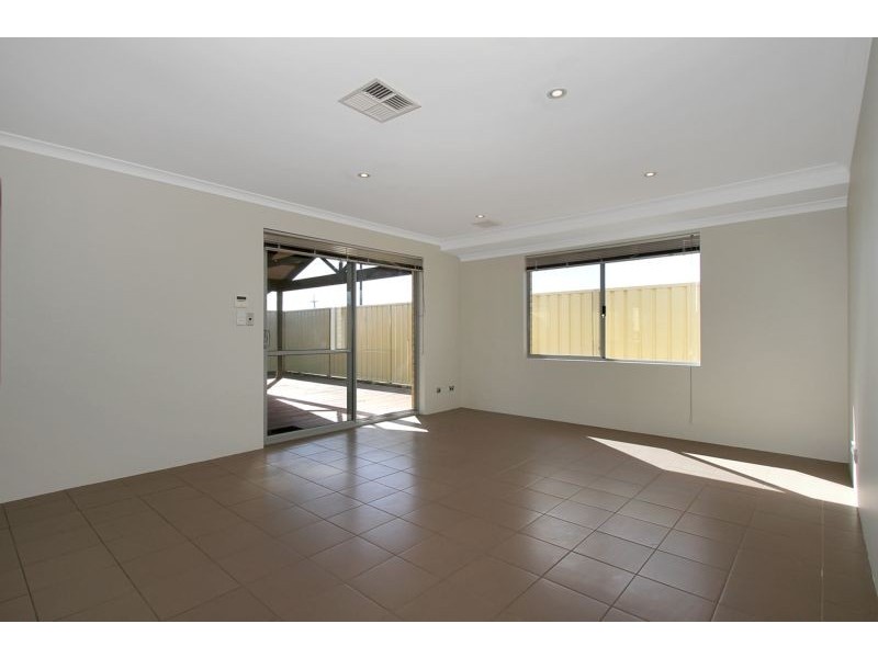 8 Burdekin Vista, Hammond Park WA 6164