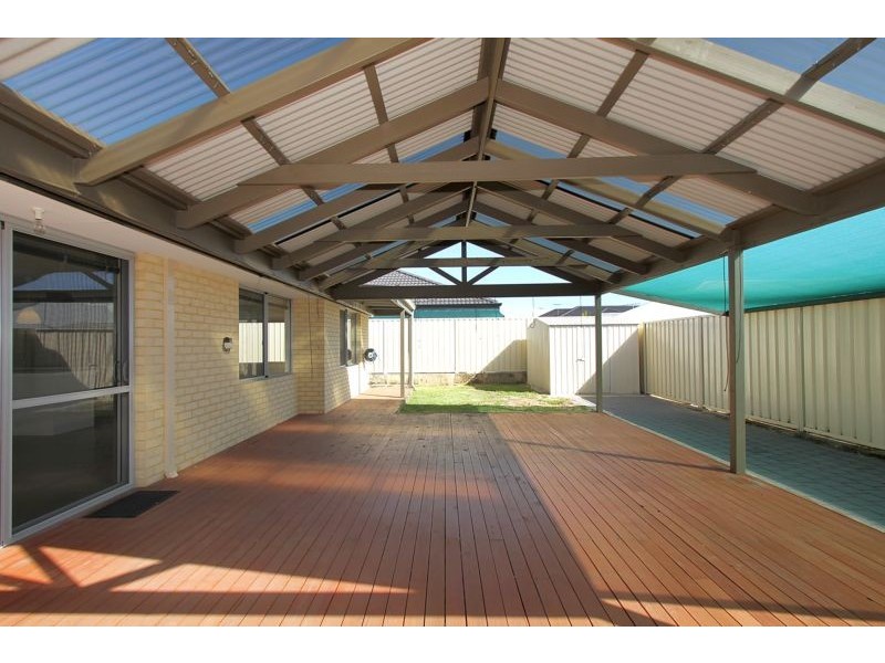 8 Burdekin Vista, Hammond Park WA 6164