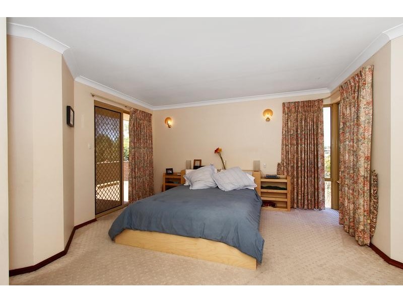 5 Peak Court, Leeming WA 6149