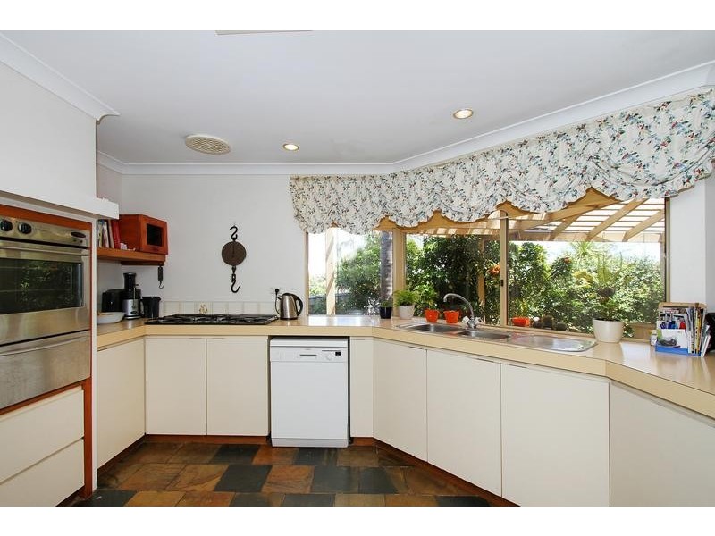 5 Peak Court, Leeming WA 6149