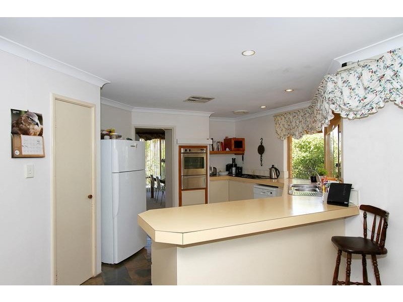 5 Peak Court, Leeming WA 6149