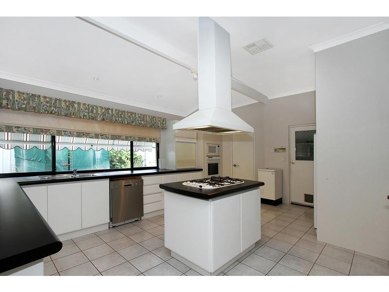 12 Turtle Point Cove, Jandakot WA 6164