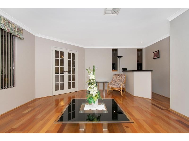 12 Turtle Point Cove, Jandakot WA 6164