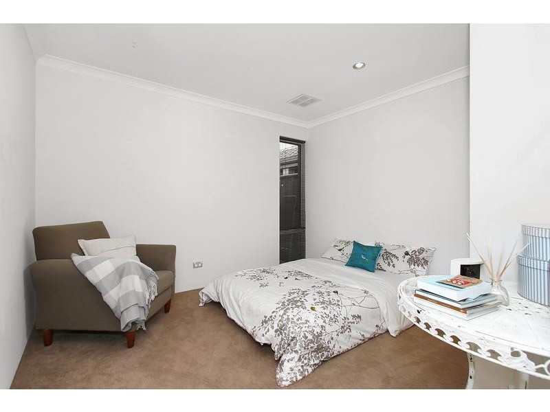 2/2 Twilight Mews, Aubin Grove WA 6164