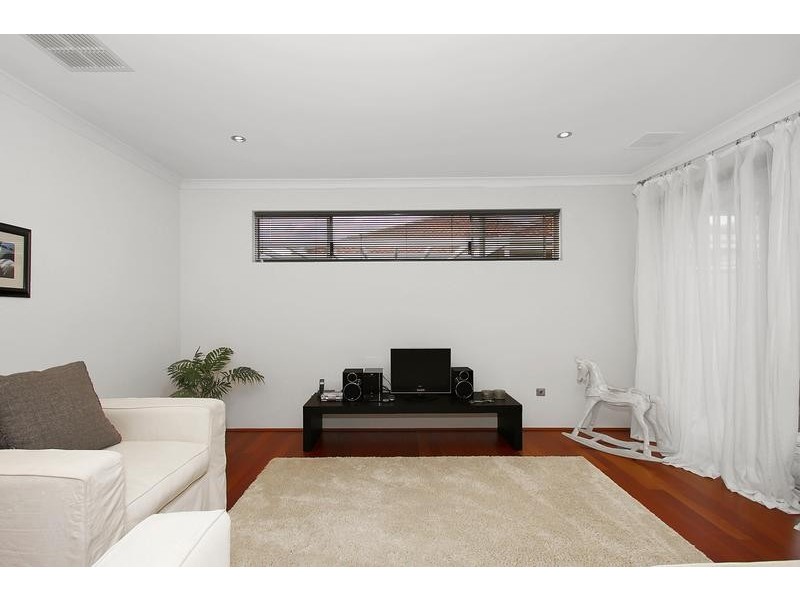 2/2 Twilight Mews, Aubin Grove WA 6164