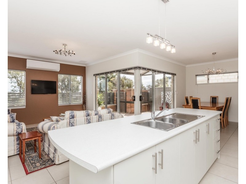 36 Lomond Crescent, Wandi WA 6167
