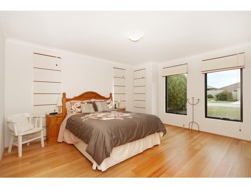 9 Giverny Gardens, Aubin Grove WA 6164