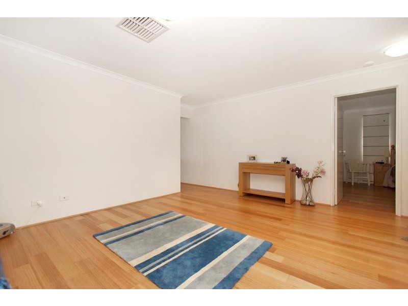 9 Giverny Gardens, Aubin Grove WA 6164