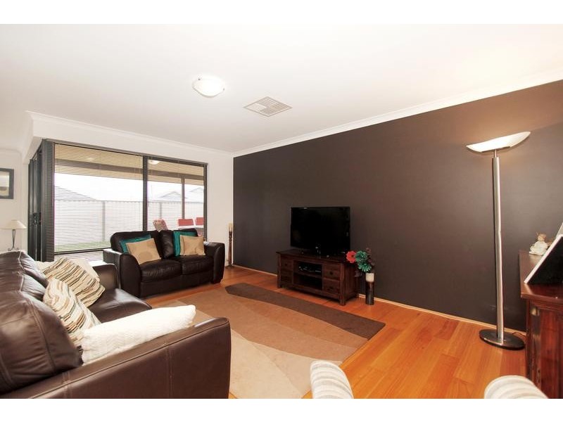 9 Giverny Gardens, Aubin Grove WA 6164