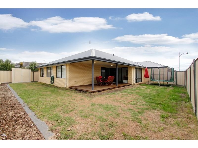 9 Giverny Gardens, Aubin Grove WA 6164