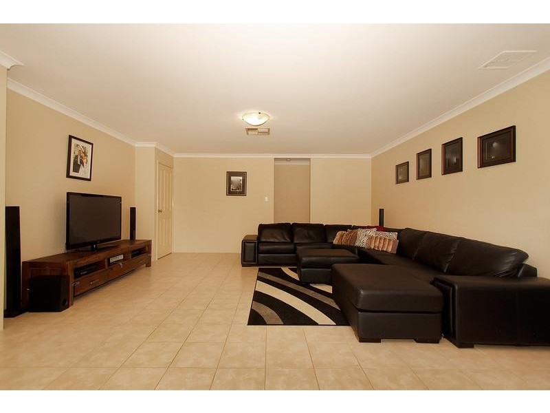6 Hidcote Turn, Aubin Grove WA 6164