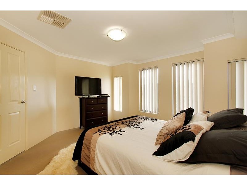6 Hidcote Turn, Aubin Grove WA 6164