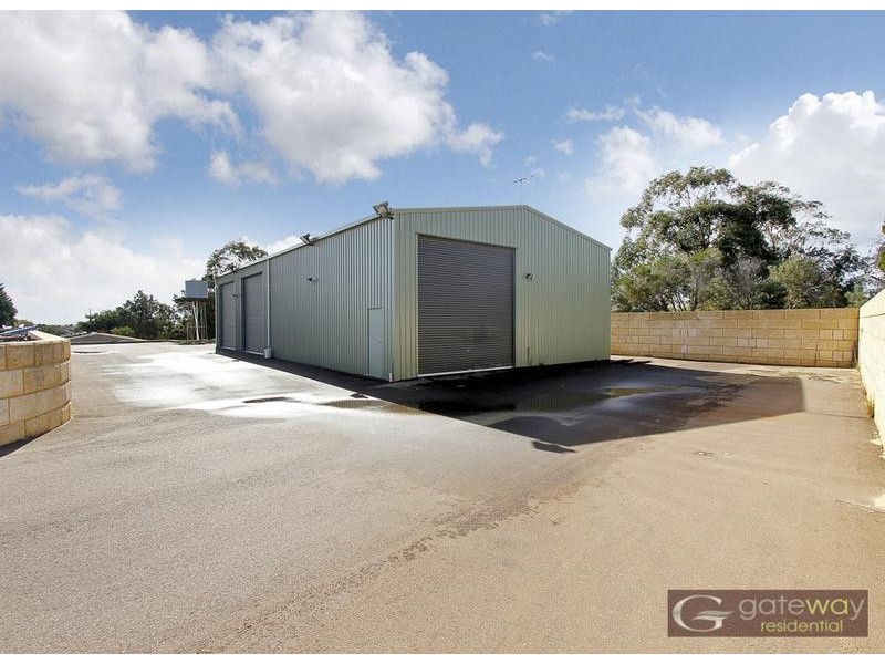 6 Lakes Way, Jandakot WA 6164