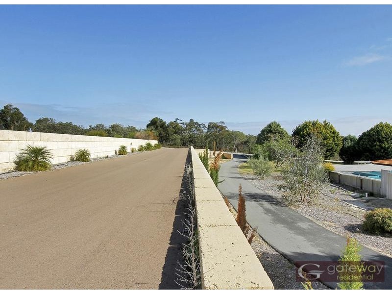 6 Lakes Way, Jandakot WA 6164