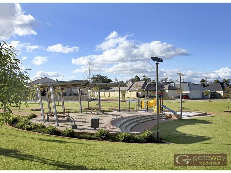 2 Colorado Parade, Aubin Grove WA 6164
