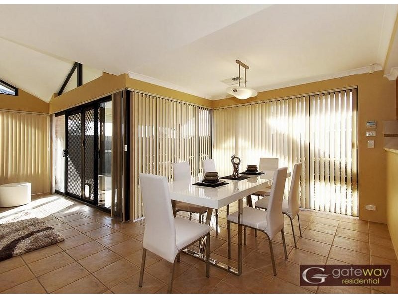 16 Ashendon Boulevard, Hammond Park WA 6164