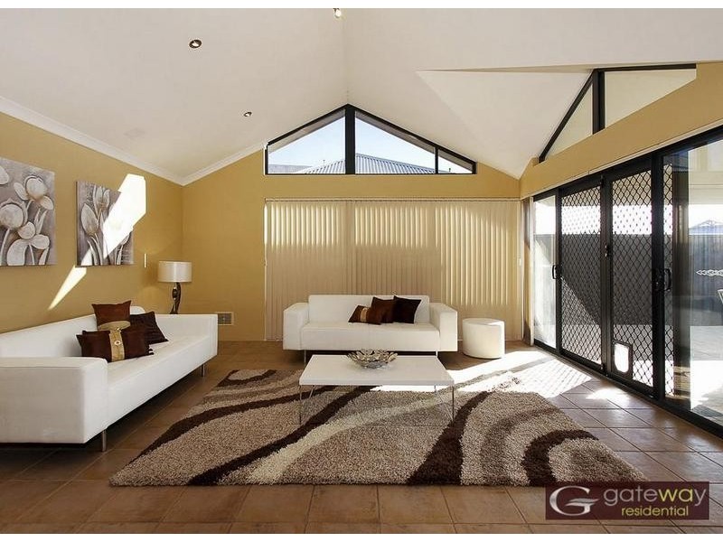 16 Ashendon Boulevard, Hammond Park WA 6164