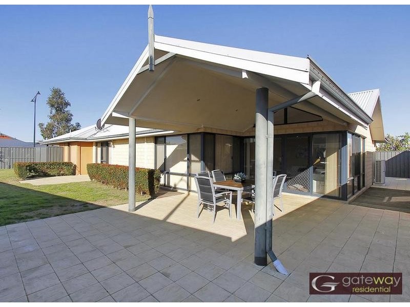 16 Ashendon Boulevard, Hammond Park WA 6164