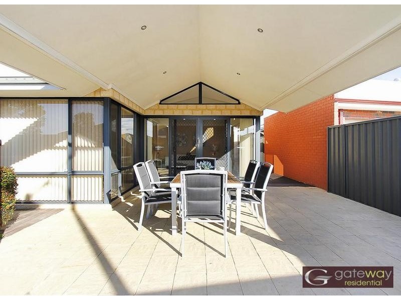 16 Ashendon Boulevard, Hammond Park WA 6164